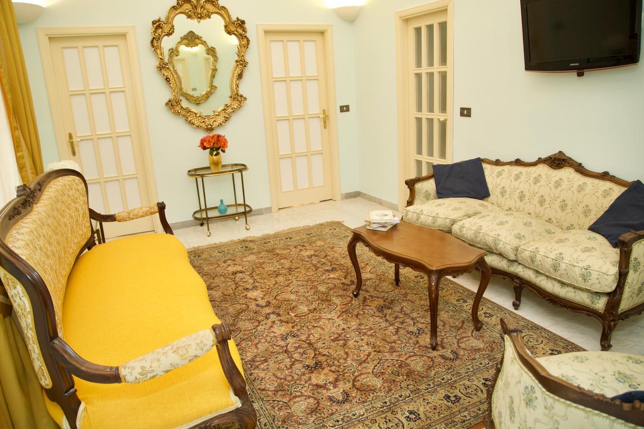 La Terrazza Di Dante Bed & Breakfast Naples Exterior photo